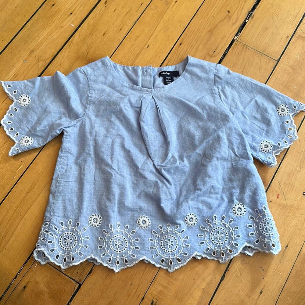 Gap Blouse with embroidery